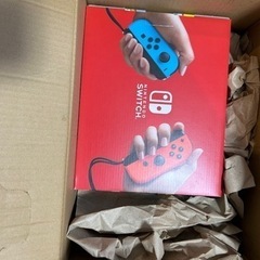 新品】 Nintendo Switch 本体 ネオンブルー / ネオンレッドの画像