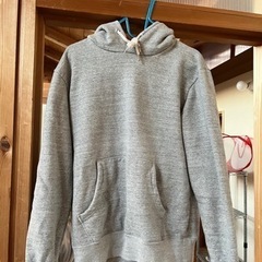 冬服パーカー3着とズボン1着の画像