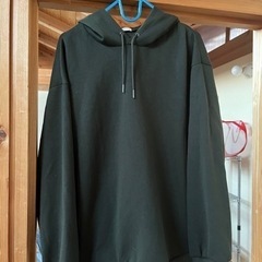 冬服パーカー3着とズボン1着の画像