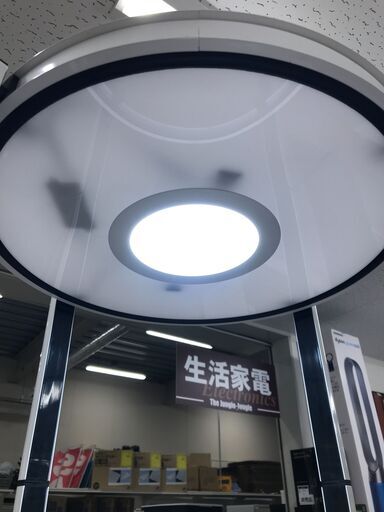 ポータブルショーケース　ツイスタータワー W(幅)56.5×D(奥行き)56.5×H(高さ)205.5cm  ※クリーニング済み