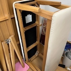 ダイニングテーブルとイス2脚