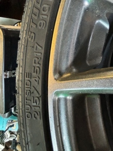 車のパーツ タイヤ、ホイール215/45/17