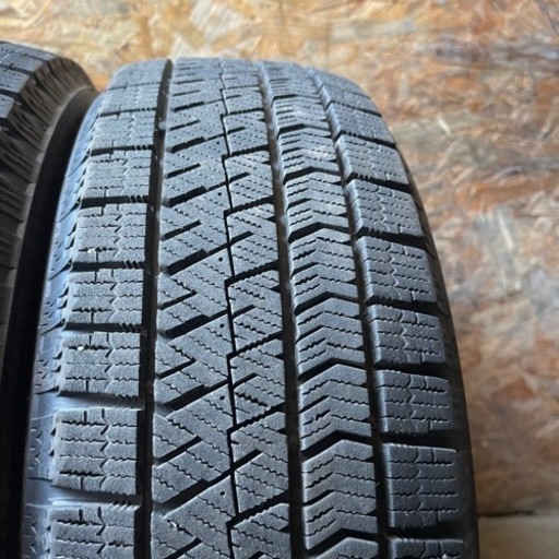 バリ山　BRIDGESTONE ブリヂストン　ブリジストン　VRX2 165/55R15 スタッドレス　タイヤ　2018年製　15イン