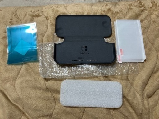 NintendoSwitchLight ピンク、ガラスフィルムとカバー2種とワイヤレスコントローラー付き