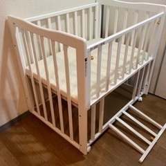 ベビーベッドの画像