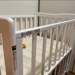 ベビーベッド