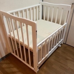 ベビーベッドの画像