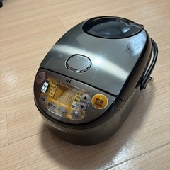象印　5.5合炊き　炊飯器 19年製
