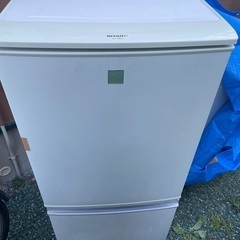 冷蔵庫　シャープ　2ドア　137L  SJ-14E3