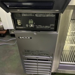 フクシマガリレイテーブル形冷凍庫 2022年