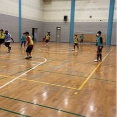 6/17月曜19:30〜21:30男女エンジョイミックスフットサ...
