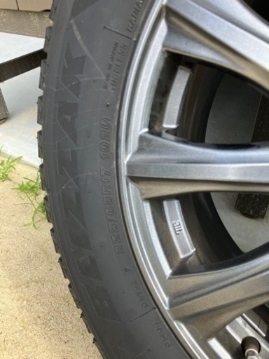 車のパーツ タイヤ、ホイール