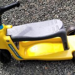 足漕ぎバイク