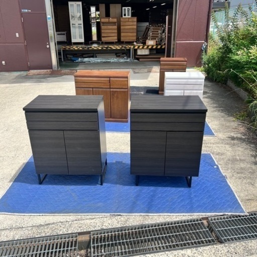 本日開催！ガレージ前セール！超破格セール！店舗前にて開催！キャビネット　デスク　黒　白　茶色　早い者勝ち　引き出し収納