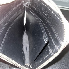 定価12000円　furbo財布の画像