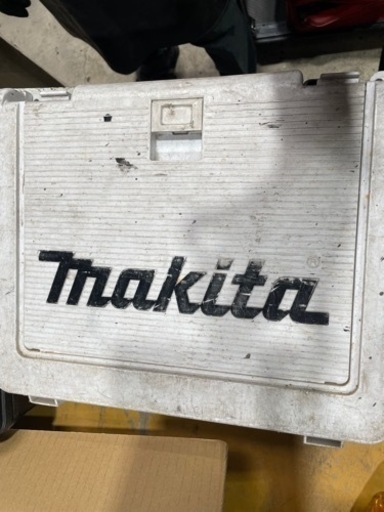 マキタ　インパクトドライバー
