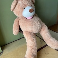 大きなクマのぬいぐるみの画像