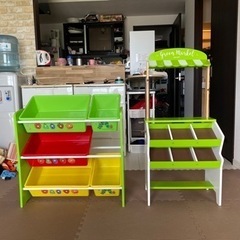 【取引中】はらぺこあおむしのおもちゃ棚