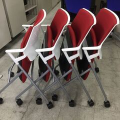 中古　極美品　コクヨ　スタックチェア　スタッキングチェア　会議椅子　ミーティングチェア　オフィスチェア　サテリテチェア　キャスター付　ピエガチェア　肘付　4脚セット販売品　愛知　一宮市　 江南市　稲沢市　岩倉市　岐阜　各務ヶ原　羽島　三重　名古屋 グッドプライス一宮の画像