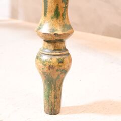 ヴィンテージのデスクです。パイン材の素朴な風合いとシャビーシックなペイントが魅力の事務机。省スペースのコンパクトサイズなのでリビングなどにも☆コンソールテーブルにもおすすめです！の画像