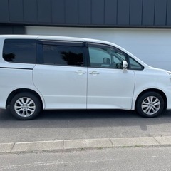 決まりました。H22 VOXY ZS 車検1年ありの画像