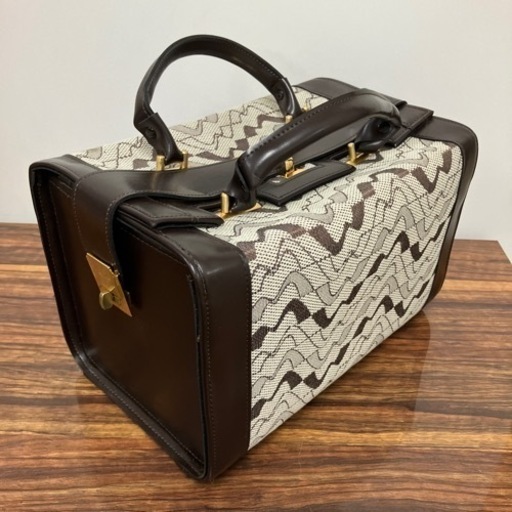 K2406-477 MENARD 白ゆり会 メイクボックス 総柄 ホワイト/ブラウン 中古美品