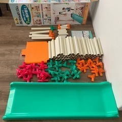 白いわんぱくジム　すべり台　室内遊具の画像