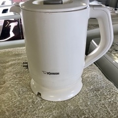2012年製 🐘ZOJIRUSHI電気ケトル0.8L