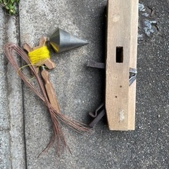 工具　鍵部品　ネジ　古い工具箱の中身　　の画像
