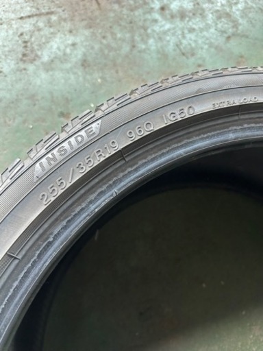 車のパーツ タイヤ、ホイール