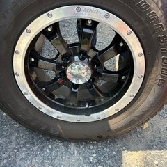 車のパーツ タイヤ、ホイール