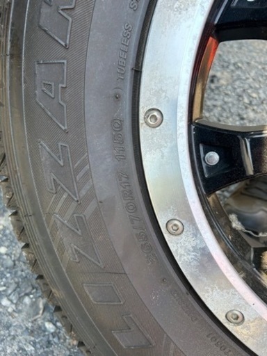 車のパーツ タイヤ、ホイール