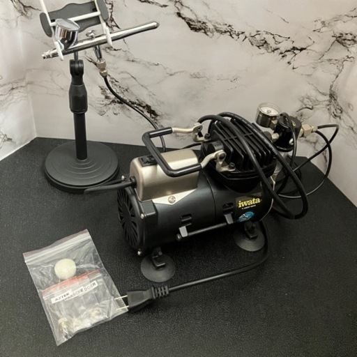 【受け渡し日相談中】ミニコンプレッサー・エアブラシなど