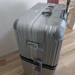 取引き中。Lサイズキャリーケース