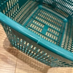 イオンのカゴ2つの画像
