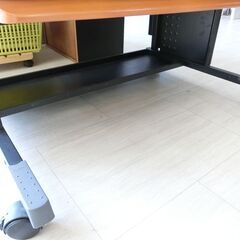 【おみせっち】値下げしました❗美品 ELECOM 家庭用キャスター付きパソコンデスク 天然木１００％の画像