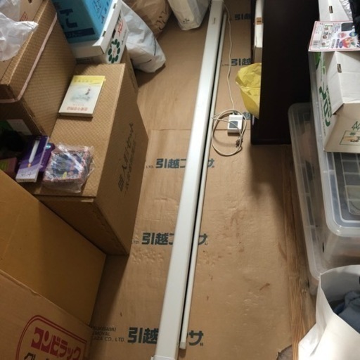 プロジェクター用のオートスクリーン