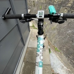 自転車 クロスバイクの画像