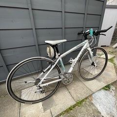 自転車 クロスバイクの画像