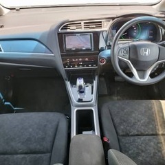 では、美しい人生を。/ホンダ シャトル　ハイブリッド 　ベースグレードの画像