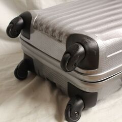サムソナイト　シルバー小型スーツケースの画像