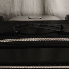 黒色　小型スーツケース　劣化ありの画像