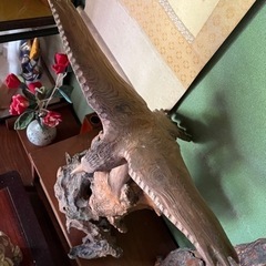 【中古】鷹の置物 木製の画像
