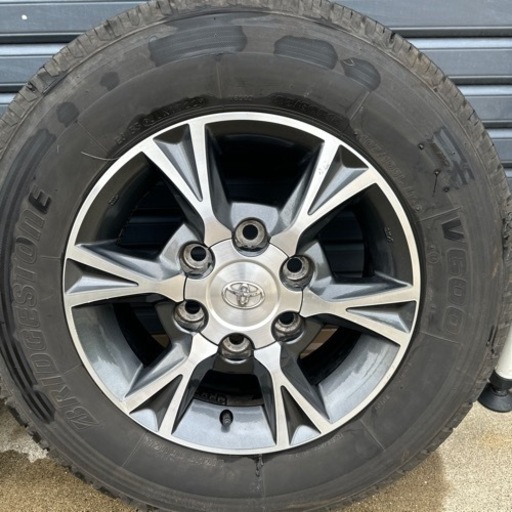 TOYOTAトヨタ ハイエース純正アルミホイール　