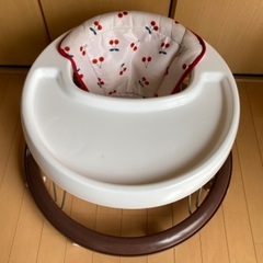 ベビー用品　歩行器