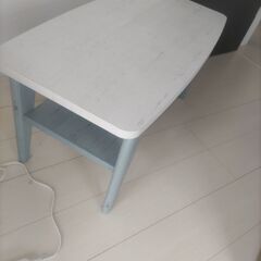テーブル