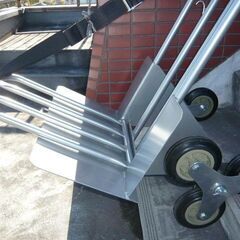 TOOL ICHIBA 製　荷台折畳式６輪式 段差カート 階段台車 階段昇降運搬車 階段運搬車 ＨＴ2206 2輪変身キット付の画像