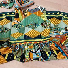 【新品未使用】シルク混スカーフリメイクワンピース　オレンジ＆緑系　Mの画像