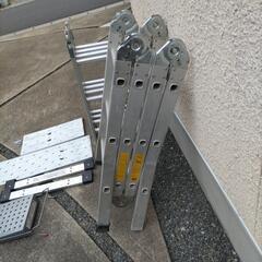 アルミ折りたたみハシゴ２台セットの画像