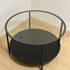 お譲り先決定しました！IKEA ガラステーブル  ヴィッドショーガラステーブル コーヒーテーブルの画像